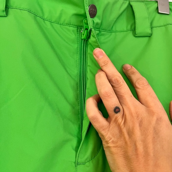 Helly Hansen Women’s Bright Green Legendary Ski Pants - Picture 5 of 12